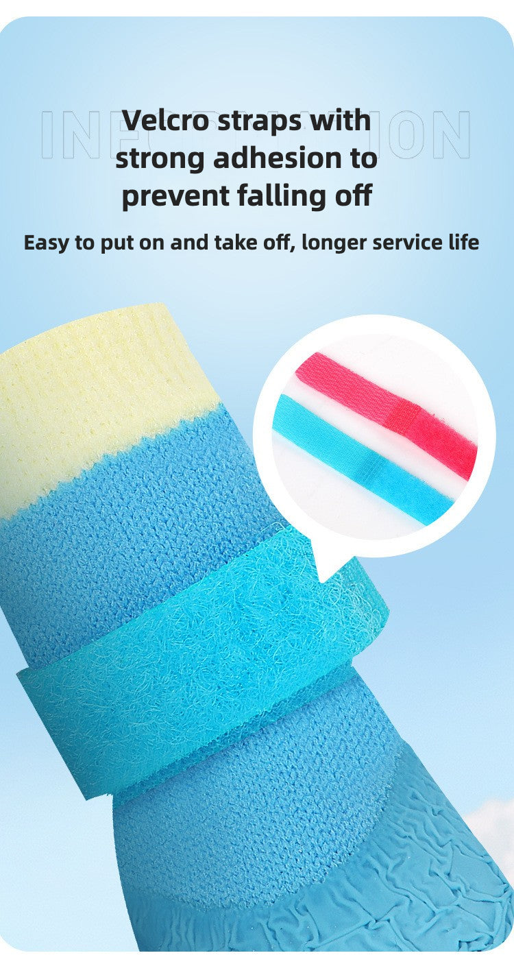 New pet shoes to protect the soles of feet